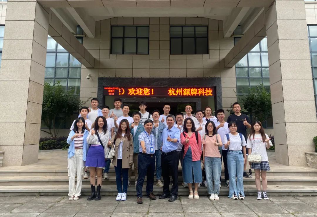 1688435102473349CD88.jpg 640.jpg